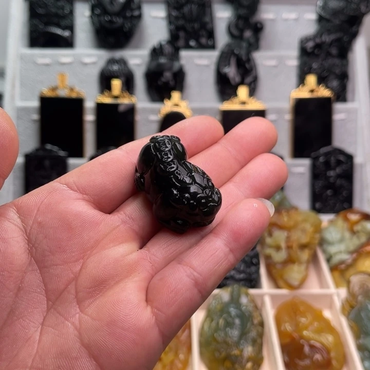 蛇纹石玉颈饰未镶嵌…*…