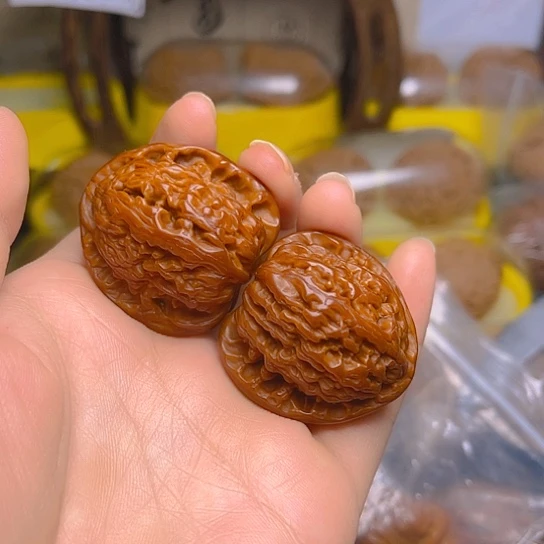 有***哥吊坠文玩核桃白狮子