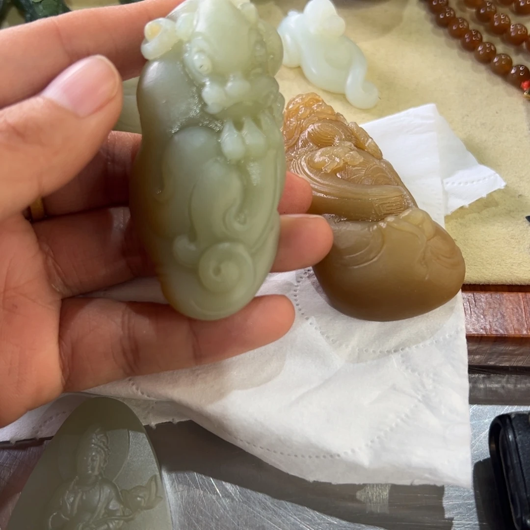 和田玉未镶嵌颈饰