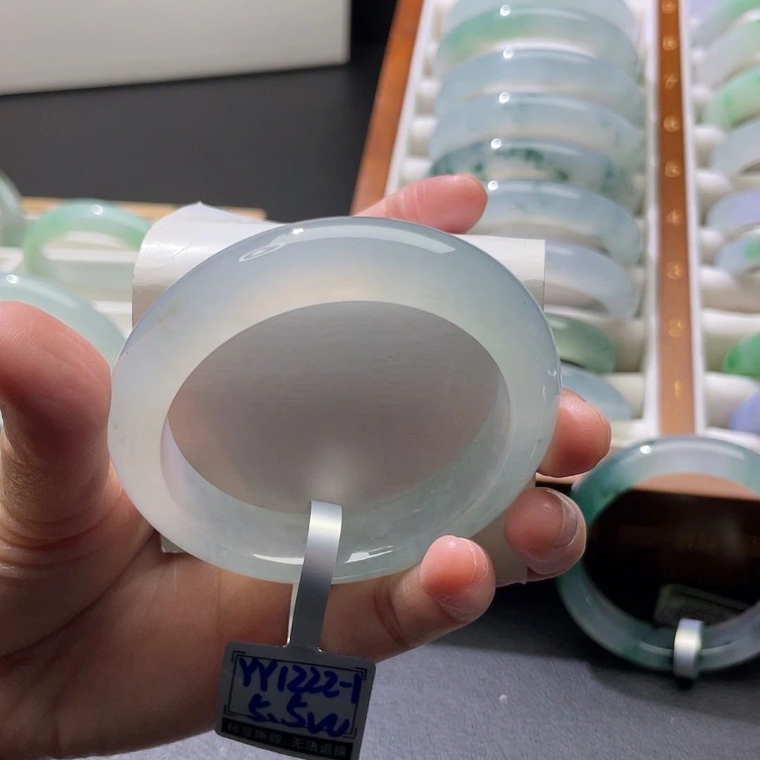 翡翠未镶嵌手镯55贵妃白冰