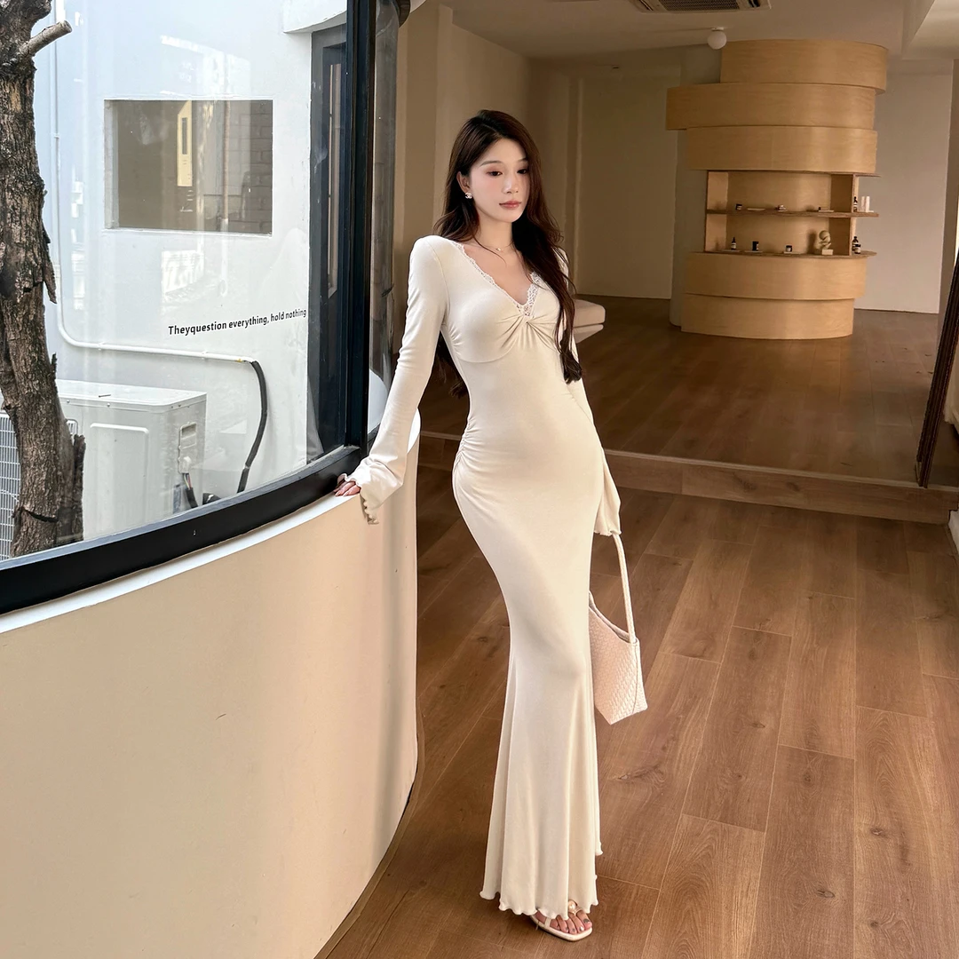 纯欲扭结蕾丝拼接连衣裙女装秋款爆款2025新款收腰气质内搭包臀裙