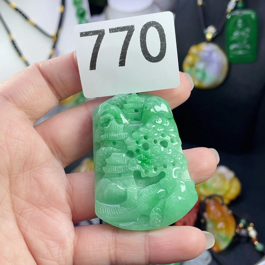 翡翠未镶嵌吊坠(赠链)