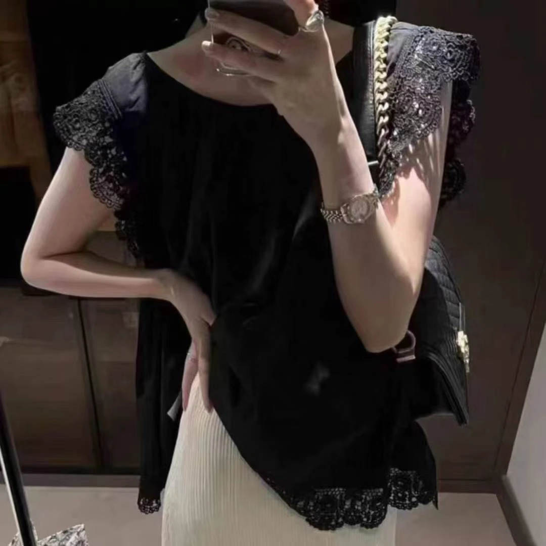 夏季女性小飞袖设计感荷叶边宽松遮肚蕾丝衬衫
