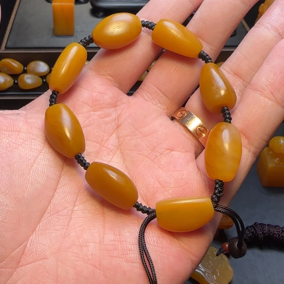 田黄石落**羁寿山田黄石