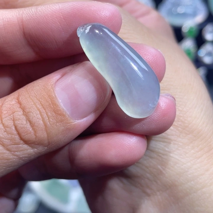 翡翠未镶嵌颈饰福瓜