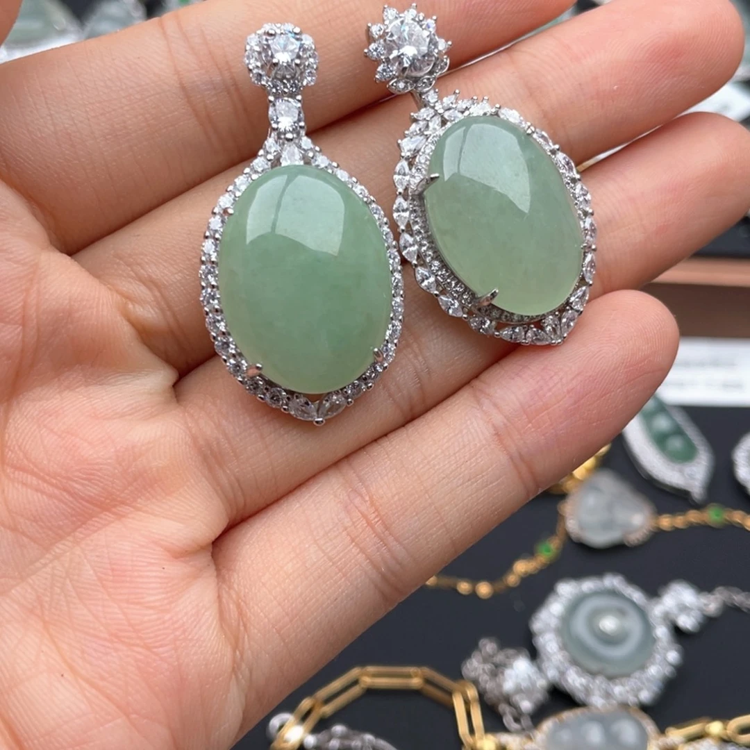 翡翠未镶嵌颈饰翡翠果绿吊坠