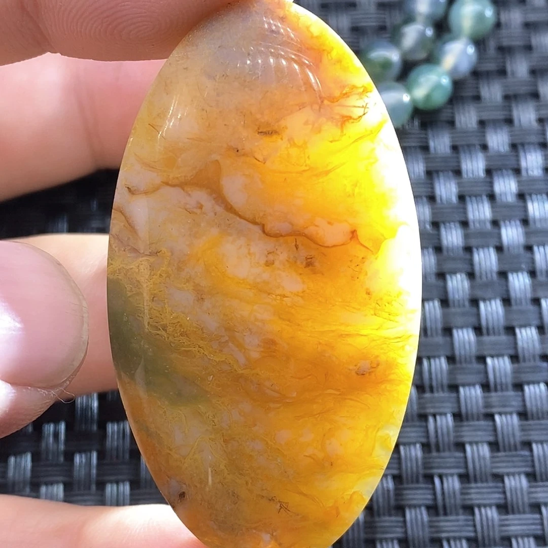 玛瑙/玉髓颈饰未镶嵌江**女