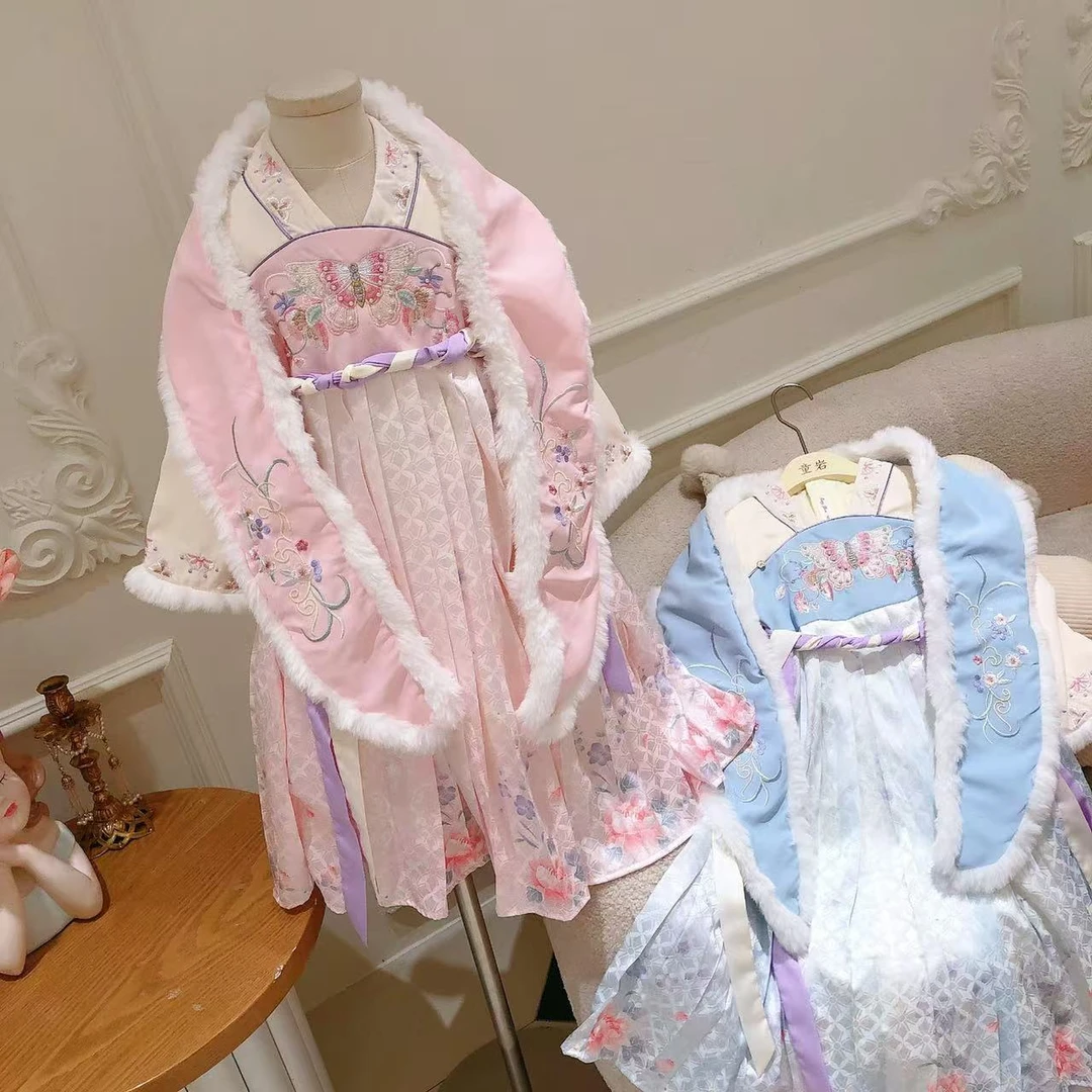 年款汉服戴围巾款小裙子