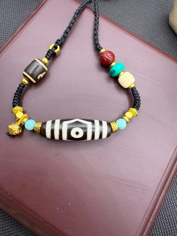 宝盖三眼玛瑙锁骨链