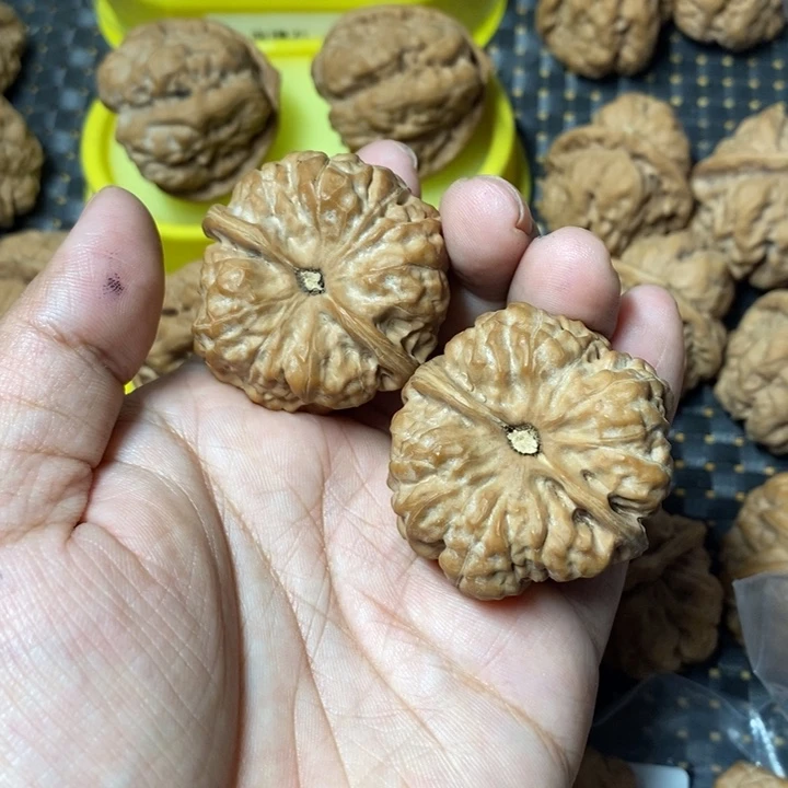 大***赢把件文玩核桃蛤蟆头41