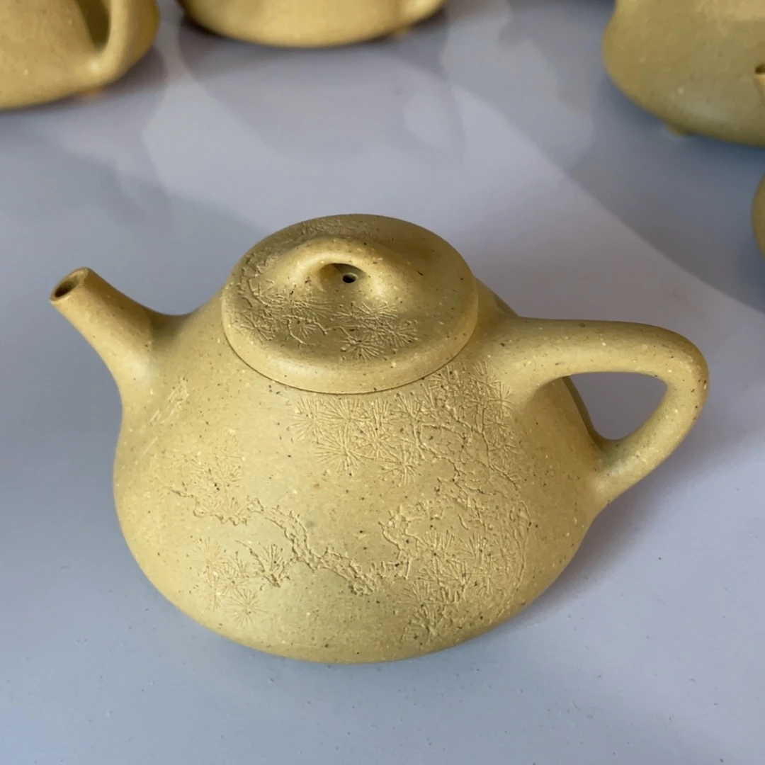 紫砂茶杯大水潭本绿子冶石瓢刻松