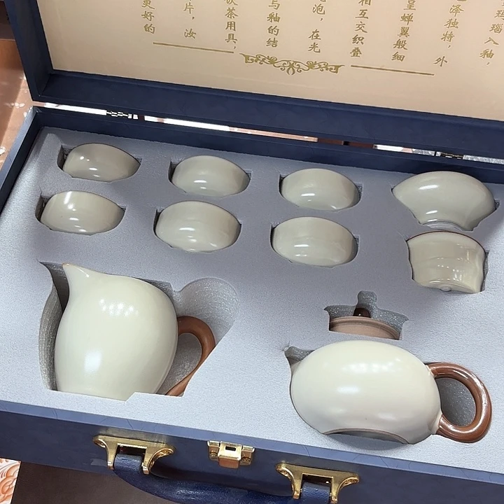 孤品茶具套装等。