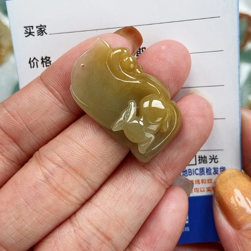 【闪购商品】翡翠颈饰未镶嵌九尾狐