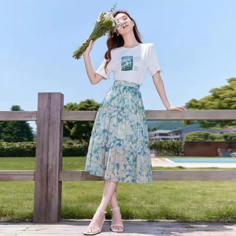 夏日绝美巨好看套装一整套穿搭休闲印花短袖t恤碎花半身裙两件套