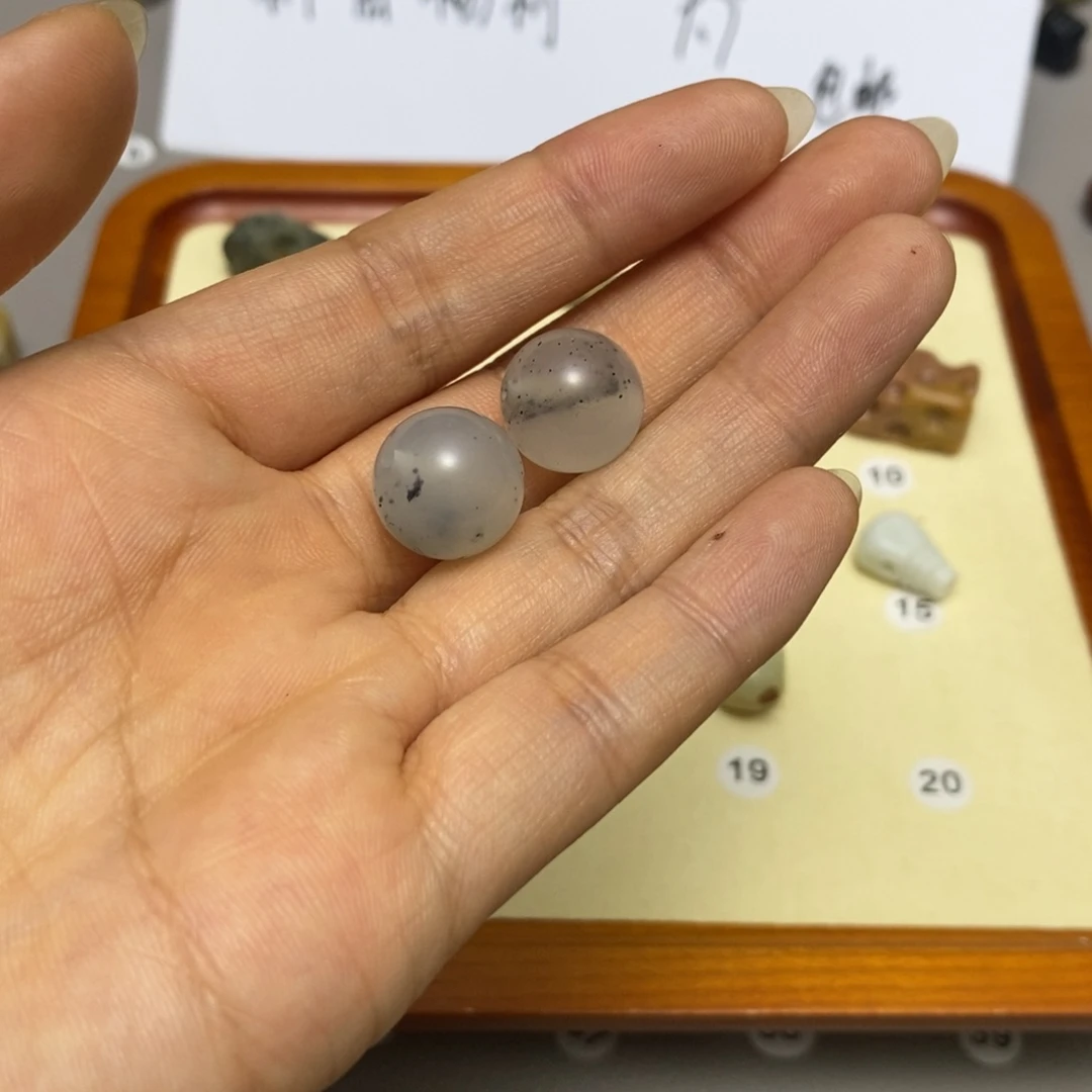 蛇纹石玉配饰合金巡*