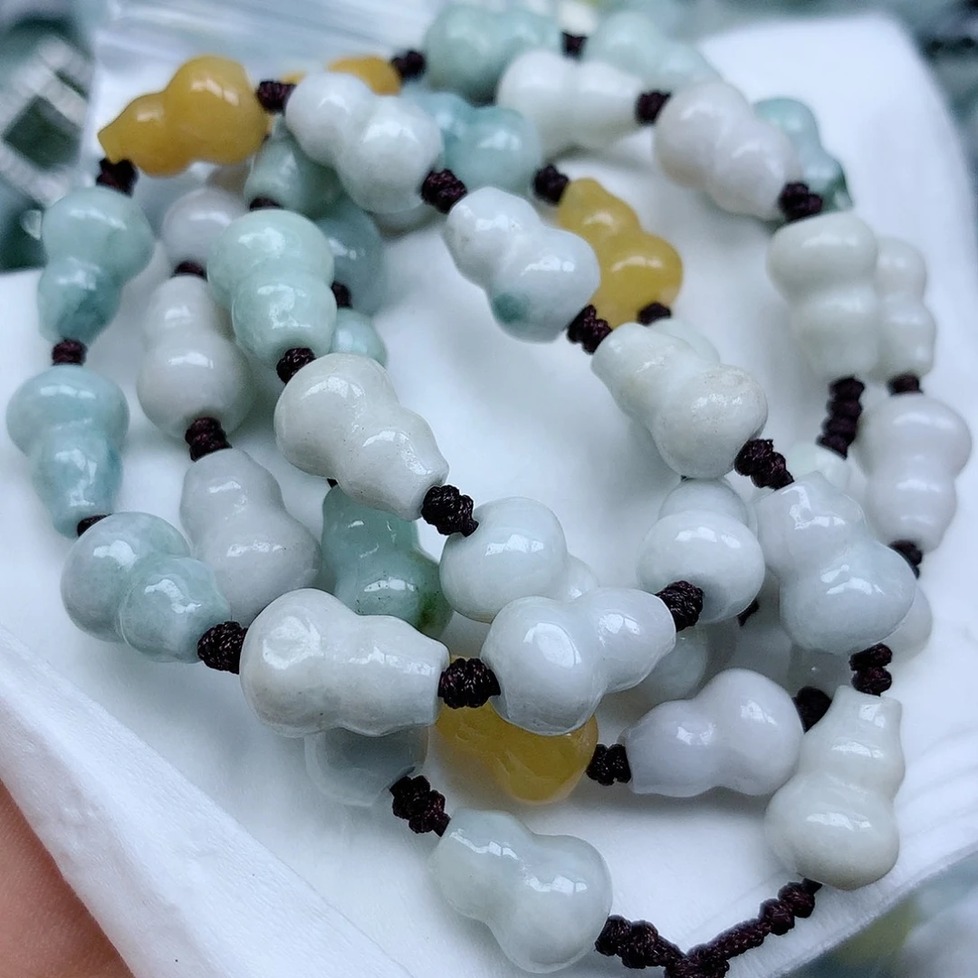 翡翠颈饰未镶嵌手串