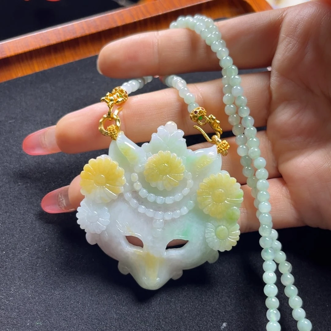 翡翠未镶嵌颈饰狐仙面具