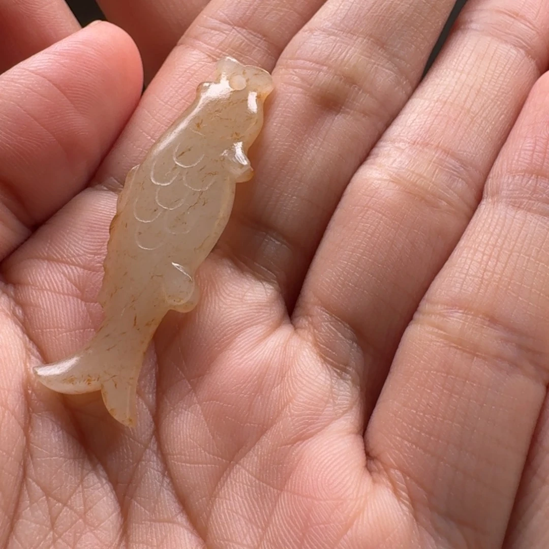 单***环和田玉未镶嵌颈饰