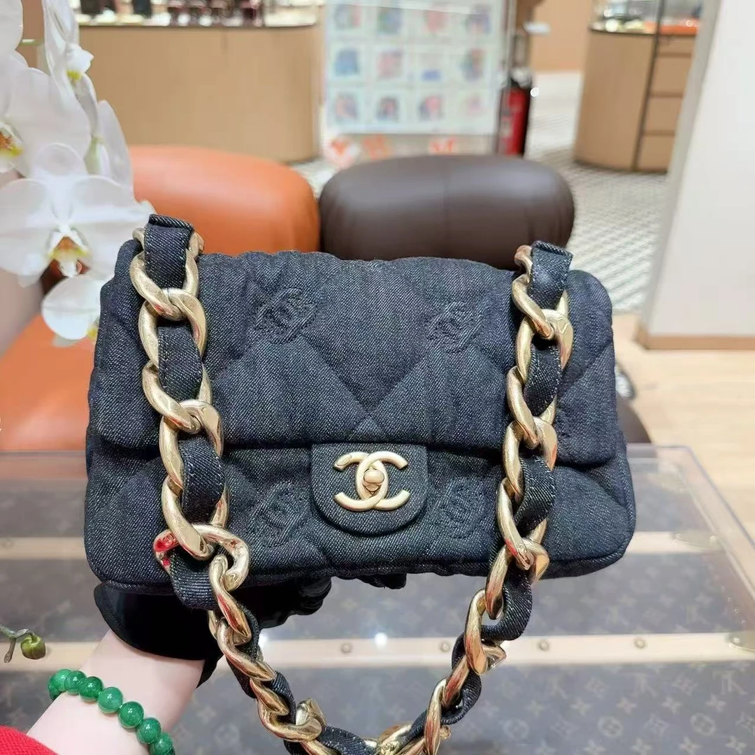 全新未使用 Chanel/香奈儿 22s粗链条黑色牛仔浮雕logo/芯片款