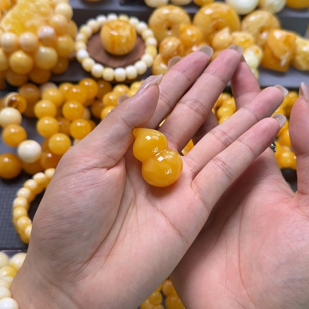 蜜蜡未镶嵌珠宝奇石