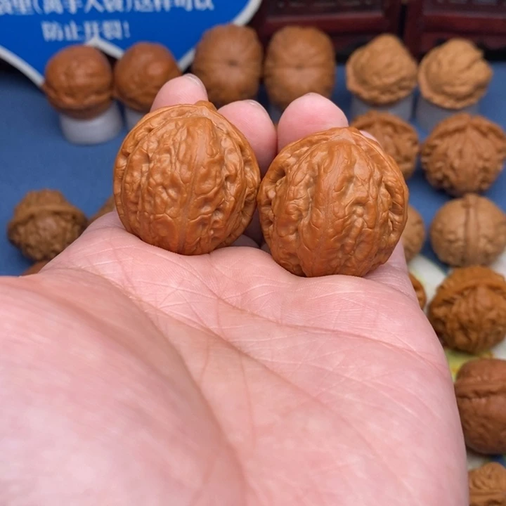 文玩核桃把件卧龙粗筋