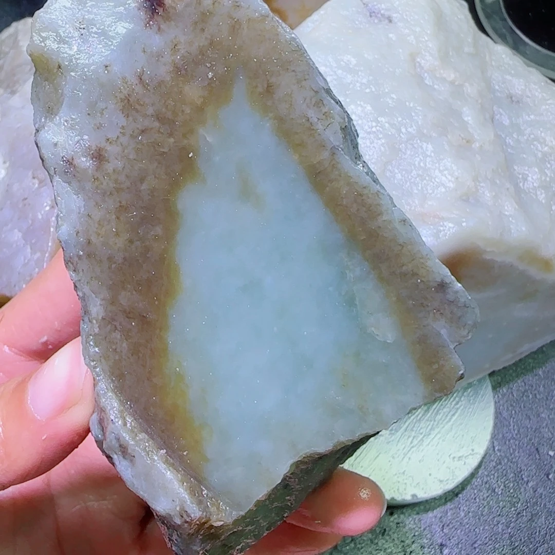 和田玉未镶嵌珠宝半成品