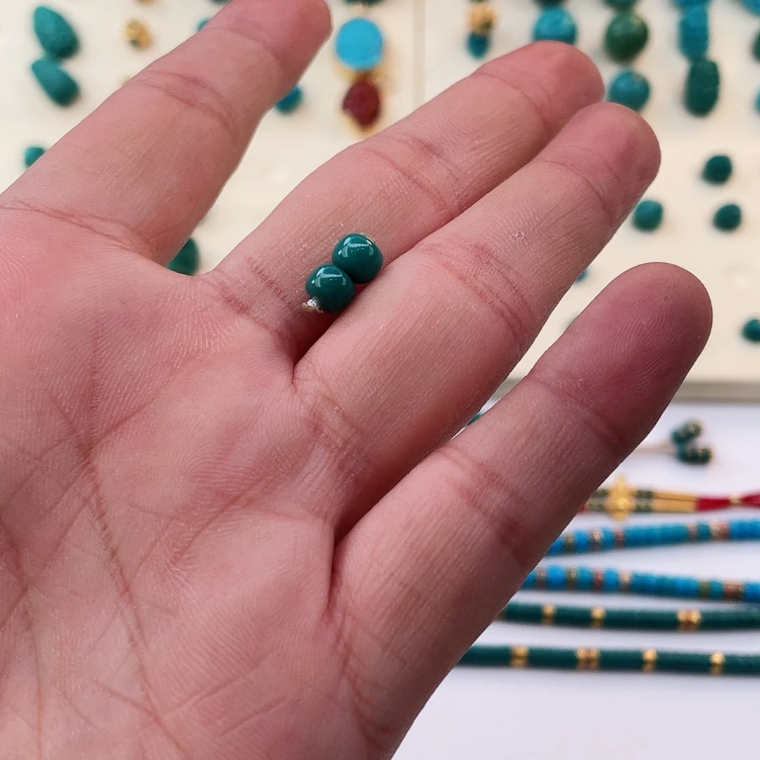 绿松石颈饰未镶嵌