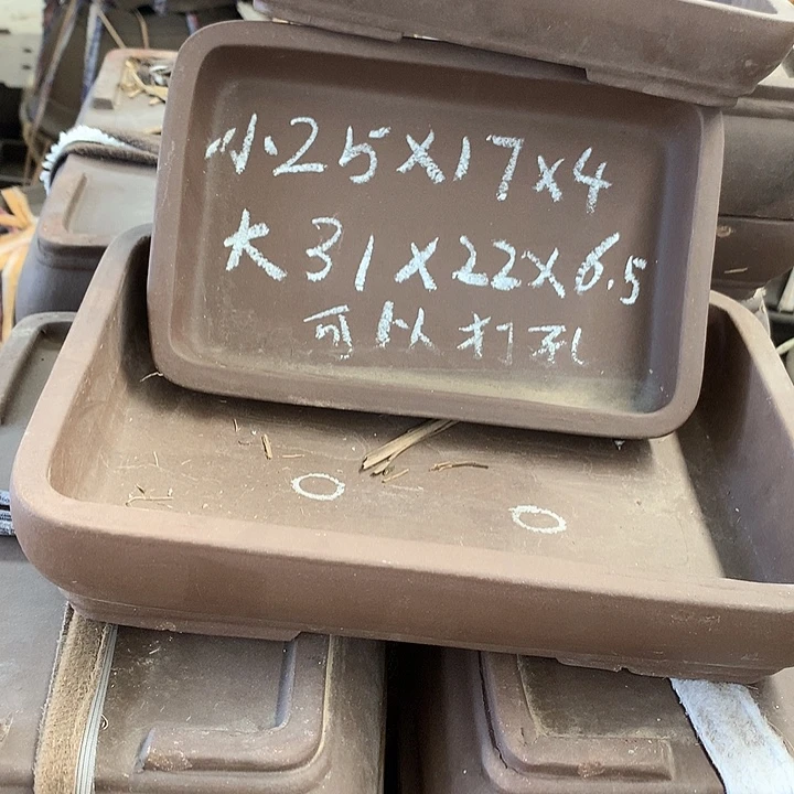 花盆紫砂100-8。    微瑕。