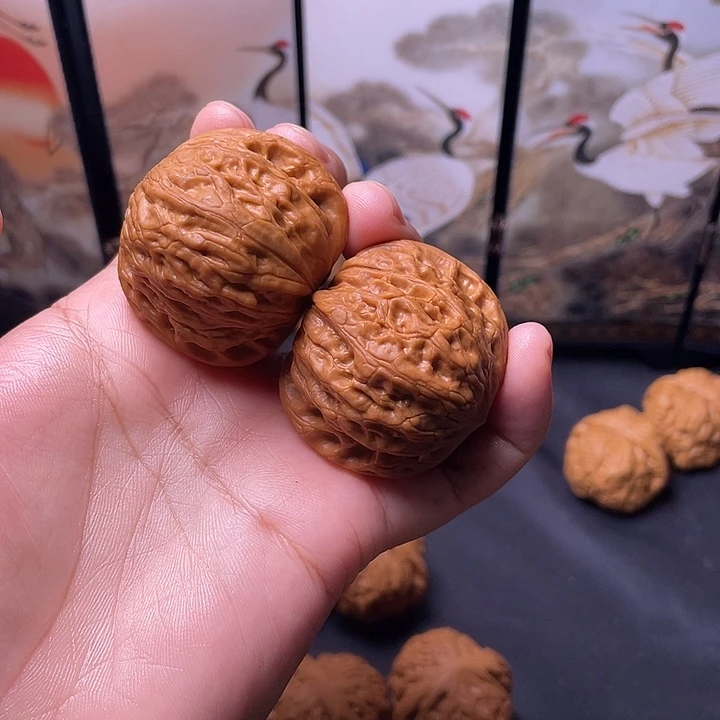 核桃42尺铁锤。