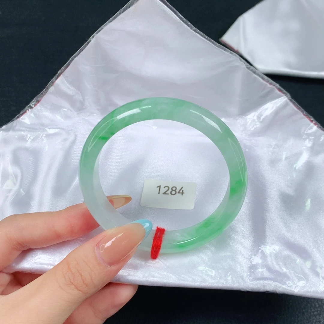 翡翠手镯未镶嵌天然翡翠手镯04