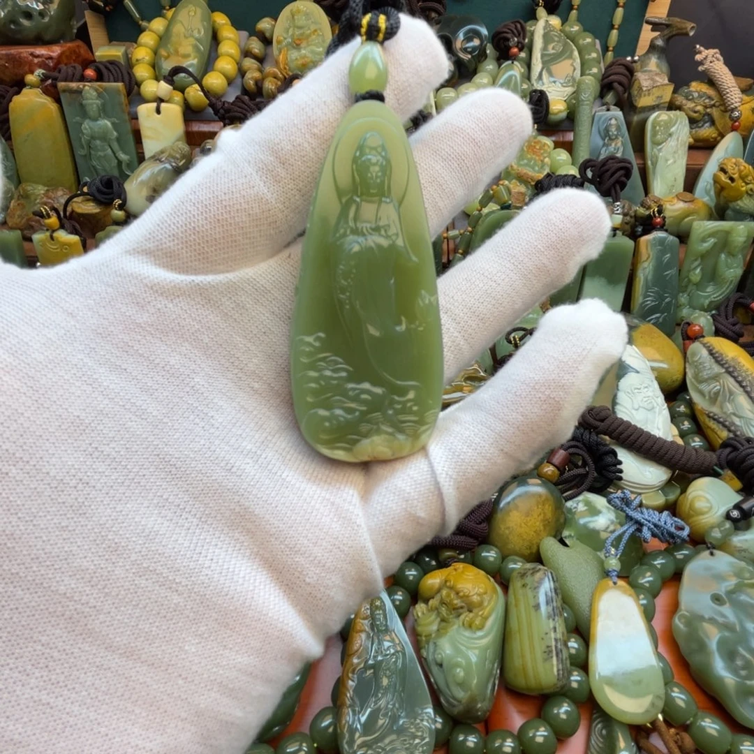 黄***鹂岫岩河磨玉（透闪石质玉）未镶嵌颈饰