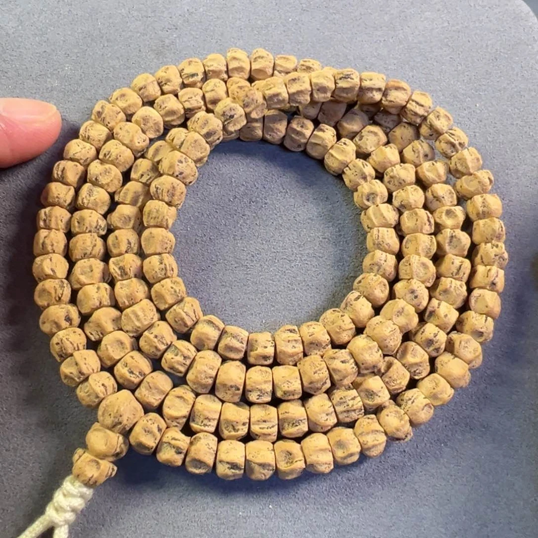 【闪购商品】吊坠柏香籽/百香籽热振粉沙皮多棱陨石坑鬼脸4号