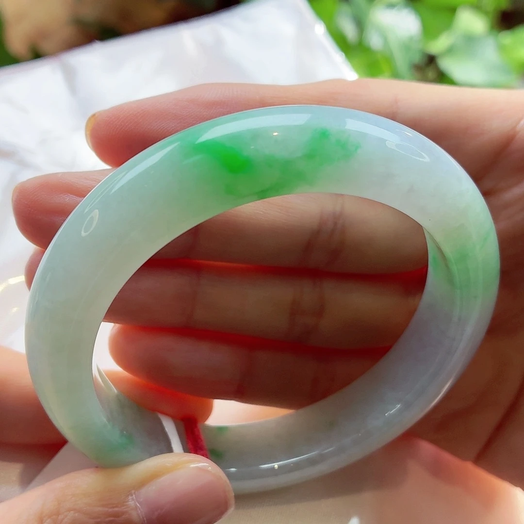 翡翠未镶嵌手镯白底青17