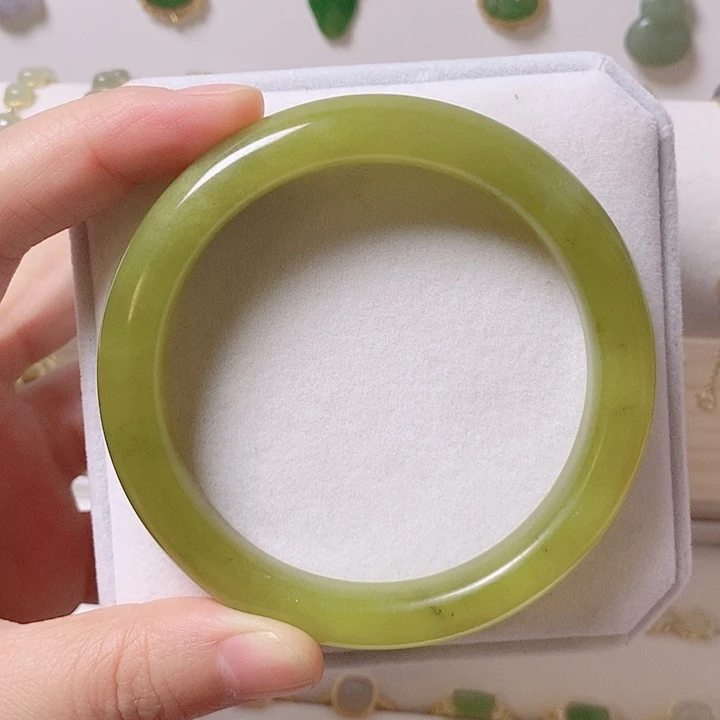 未镶嵌蛇纹石玉手镯圈口60