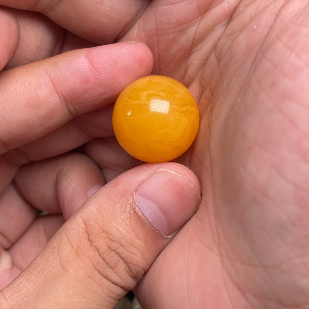 琥珀未镶嵌裸石蜜蜡焦皮满蜡鸡油红21毫米