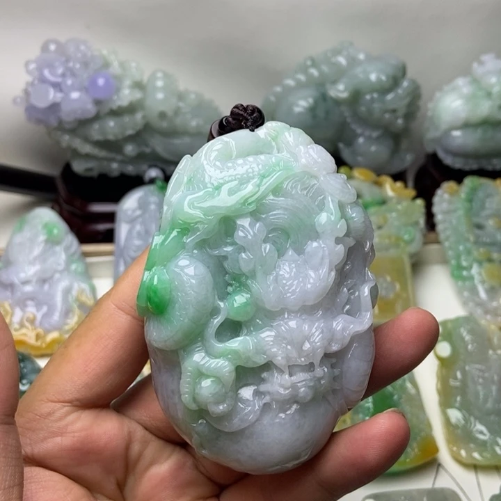 翡翠未镶嵌把件龙