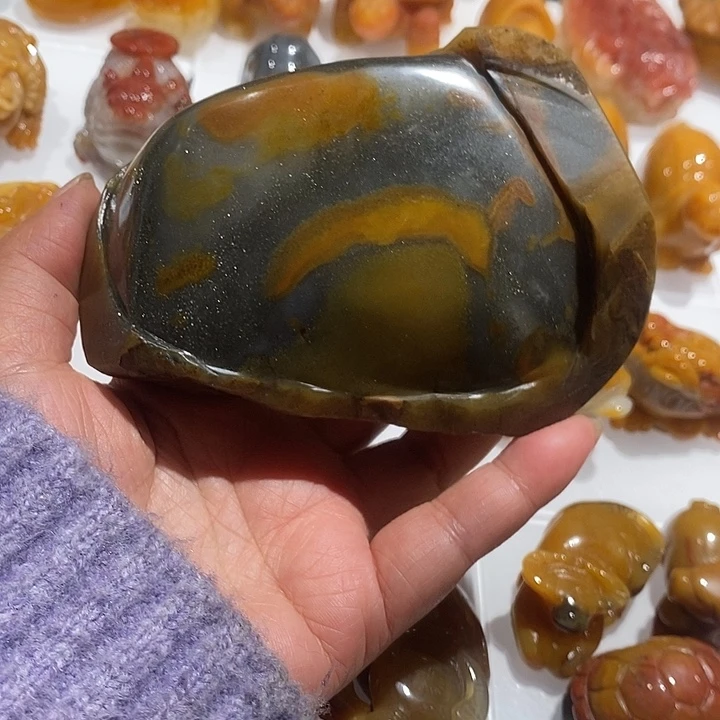 石英质玉（黄龙玉）未镶嵌颈饰