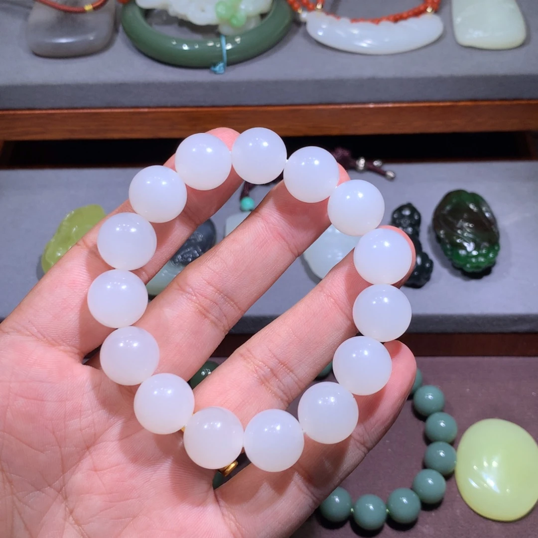 一***宝和田玉未镶嵌颈饰