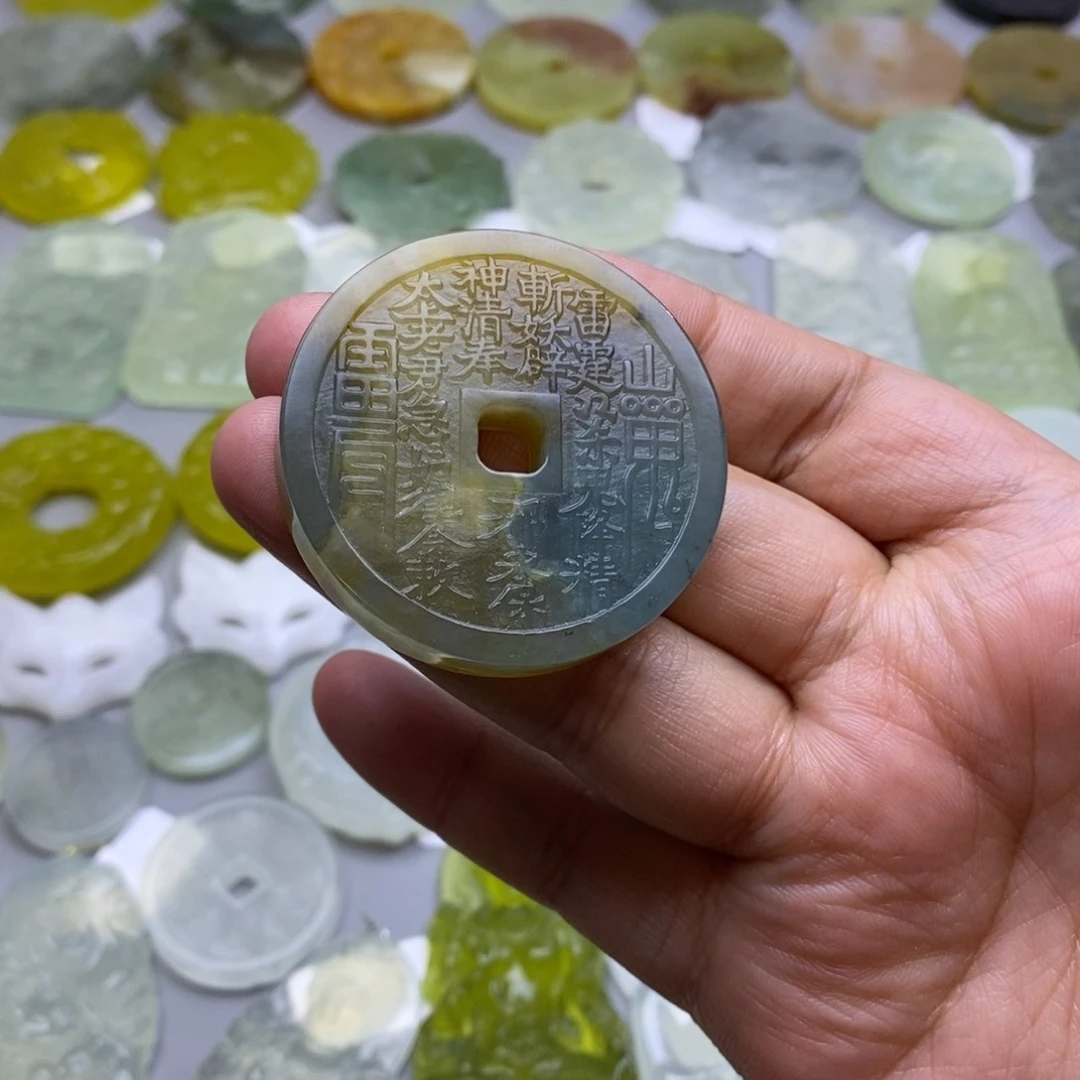 蛇纹石玉颈饰未镶嵌爱****六