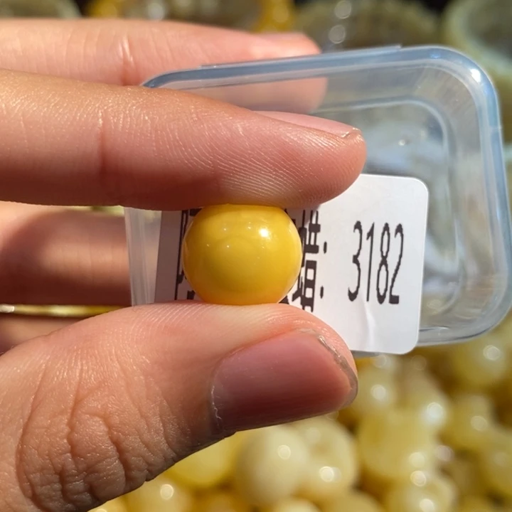 琥珀未镶嵌珠宝奇石3182