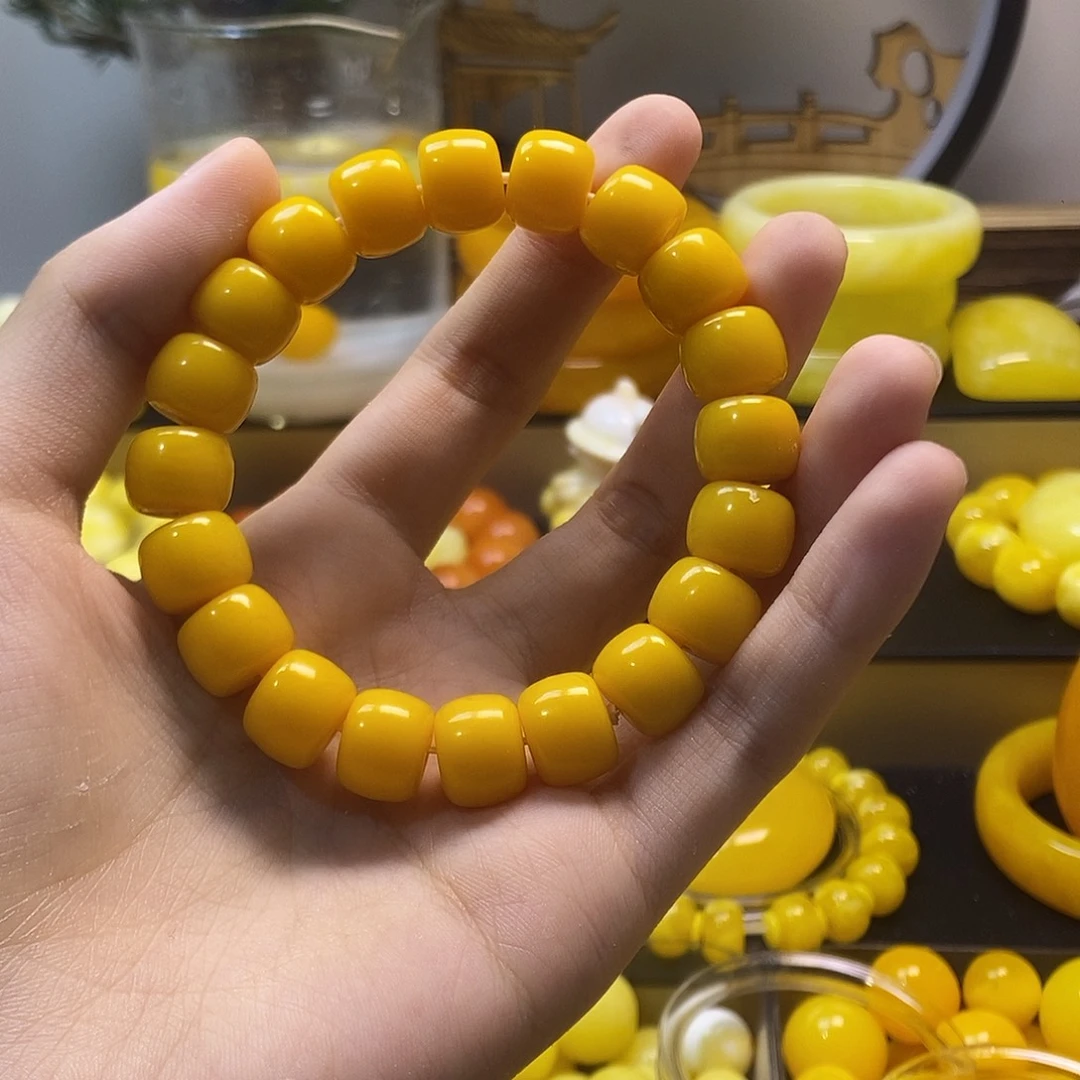 用***2精品卡12鸡油黄手串