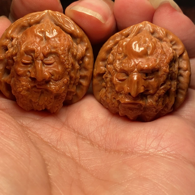 福利苏工核桃雕纯手工雕刻，龙达摩，四面满工雕个性十足，表情丰富