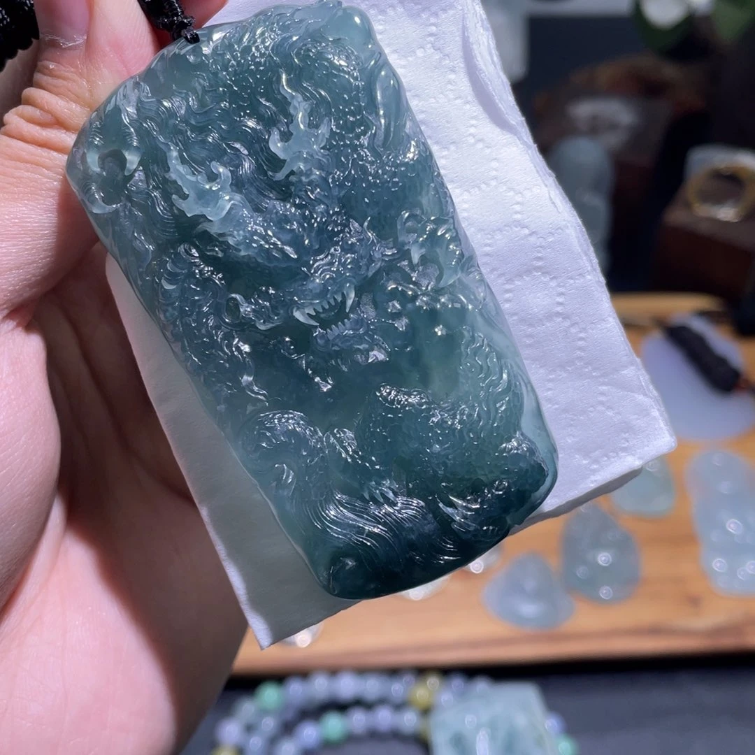 定制翡翠未镶嵌吊坠危