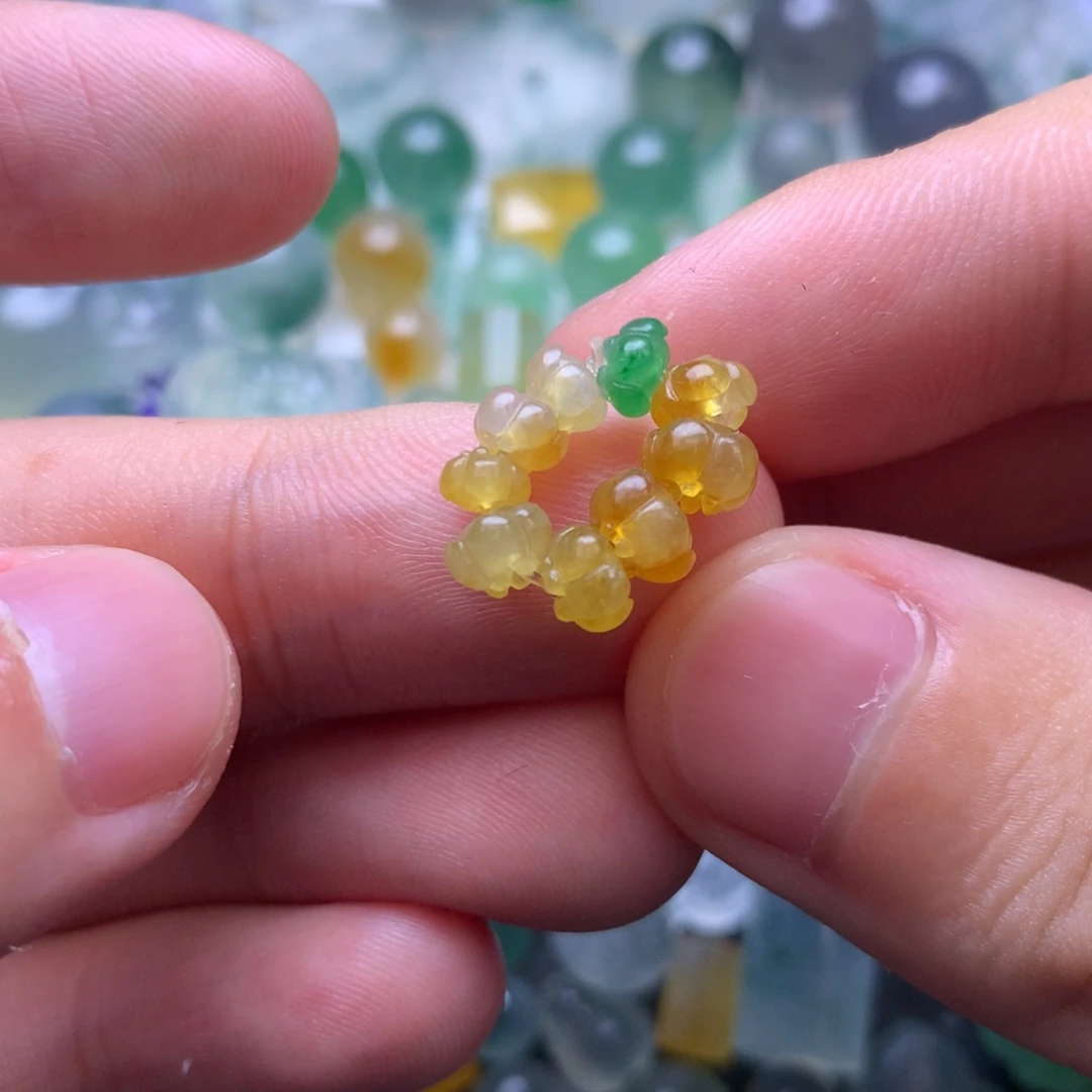 定制翡翠未镶嵌挂件