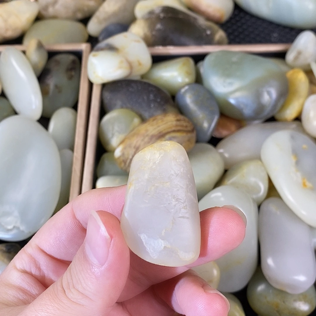 和田玉未镶嵌珠宝奇石