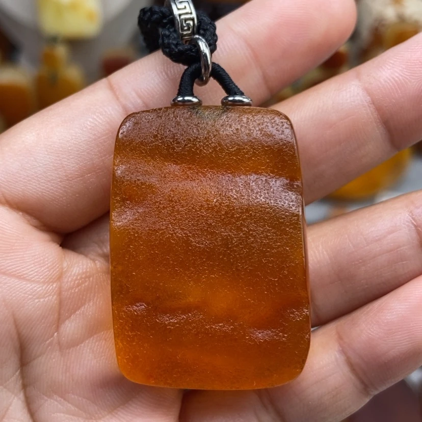 【闪购商品】琥珀颈饰未镶嵌