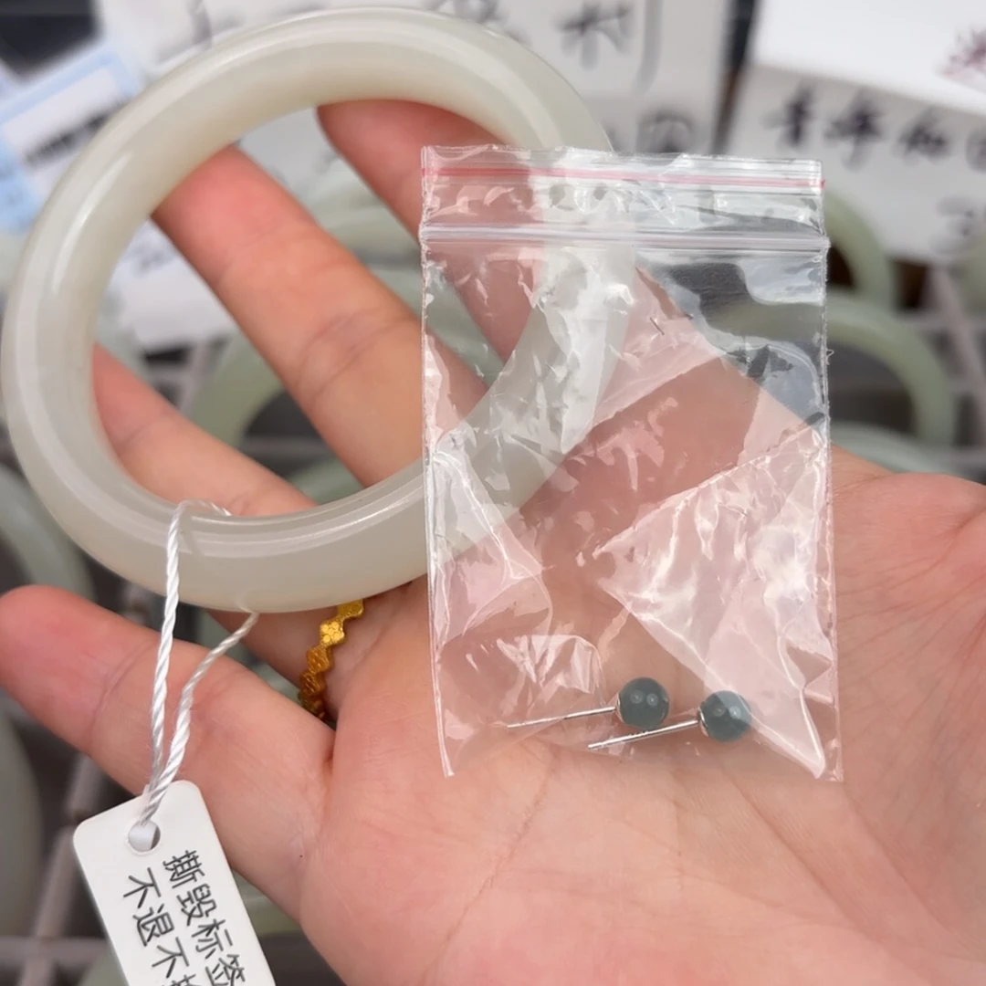 未镶嵌手镯和田玉15