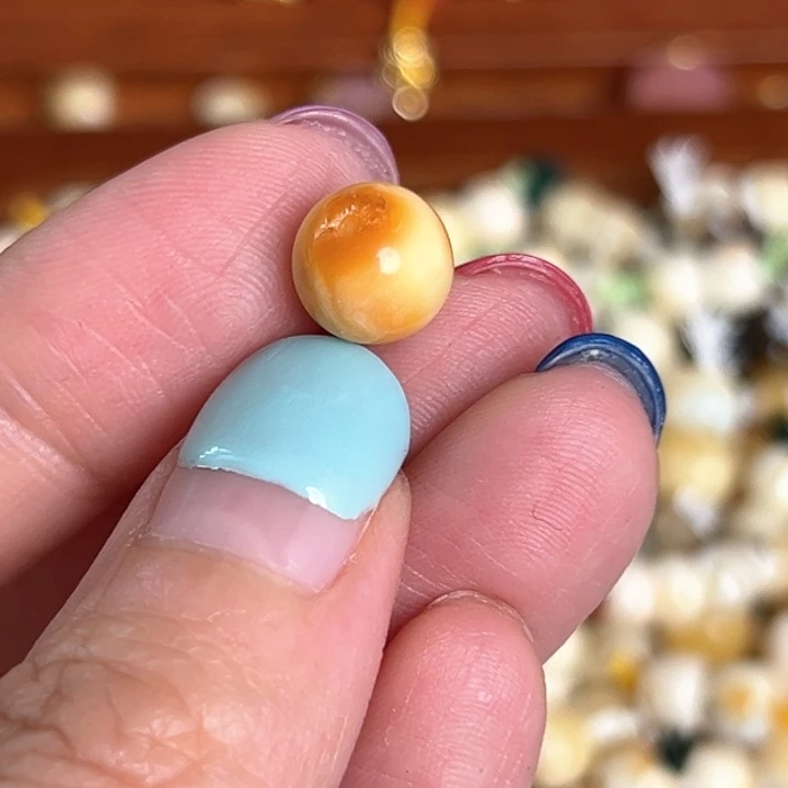 未镶嵌蜜蜡裸石9.1mm一个