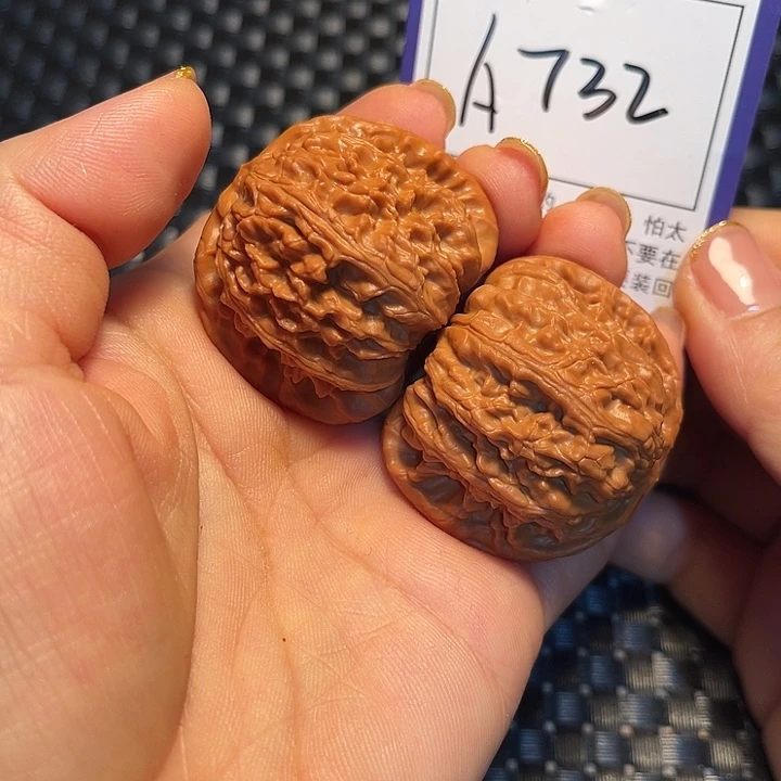 桃核把件41狮子A732