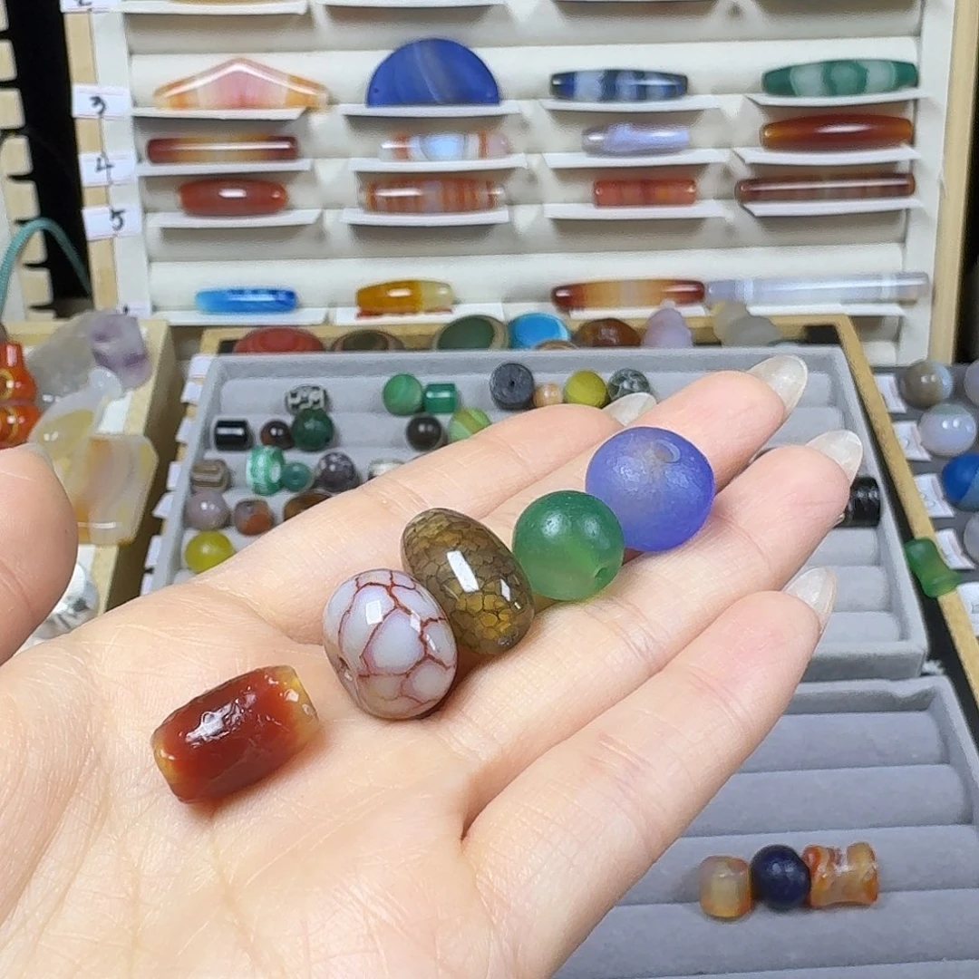 贝***鼠玛瑙/玉髓未镶嵌天然玛瑙